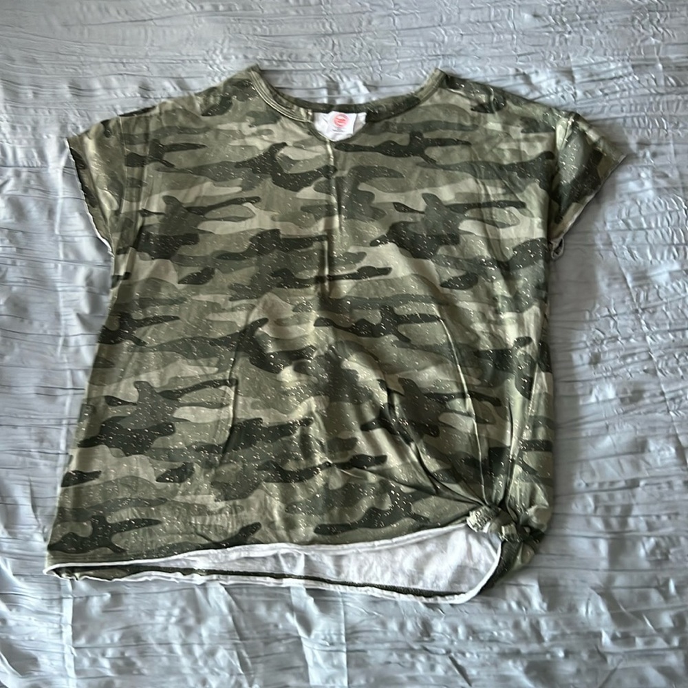 Girls Large Camouflage Wonder Nation Short Sleeve w/Metallic Pink Splat Pattern